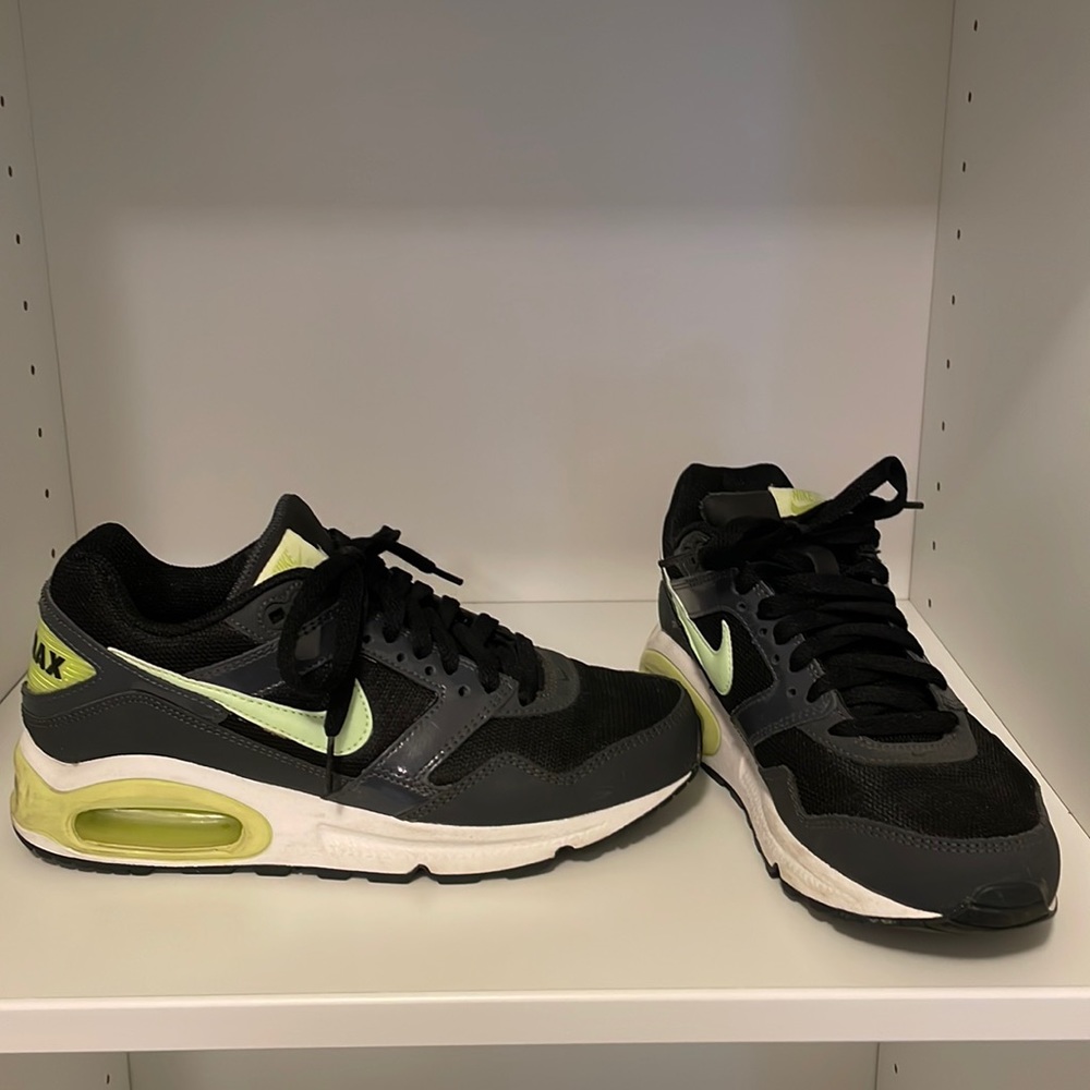 Nike Airmax Navigate Size 7